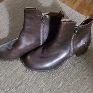 Born boots